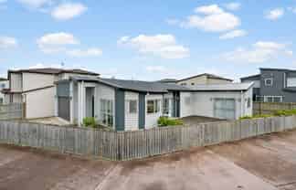 12 Karetai Crescent , Favona