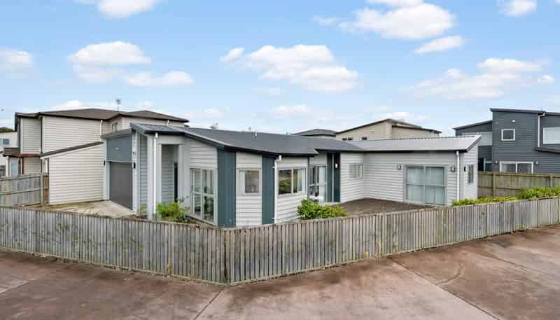 12 Karetai Crescent , Favona