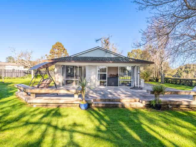 1 Tourist Road, Clevedon