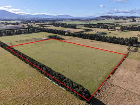 77 Leslies Road, Cust