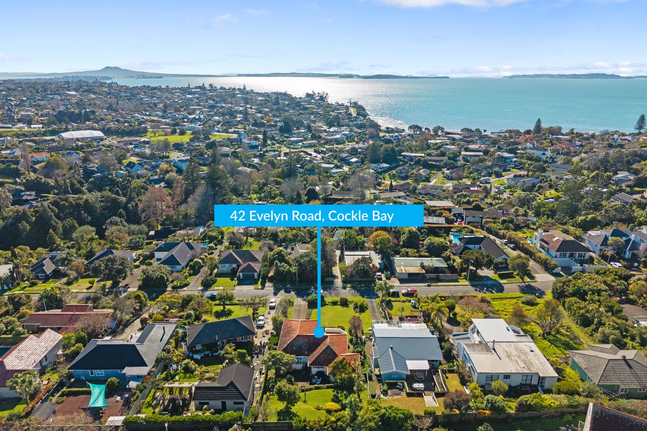 Timeless Character, Sweeping Views, Great Location - Vista 5