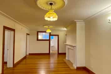 1/5 East Coast Road, Milford