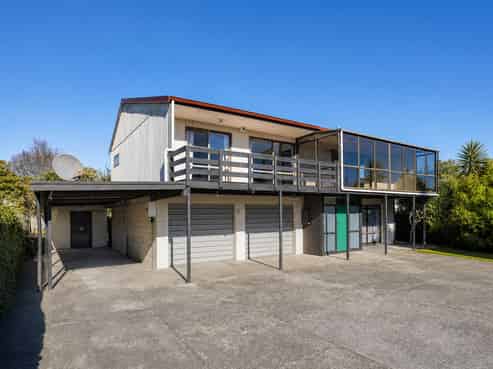 8 Devon Street, Glenholme