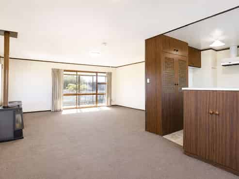 8 Devon Street, Glenholme