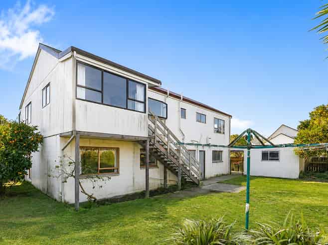 8 Devon Street, Glenholme