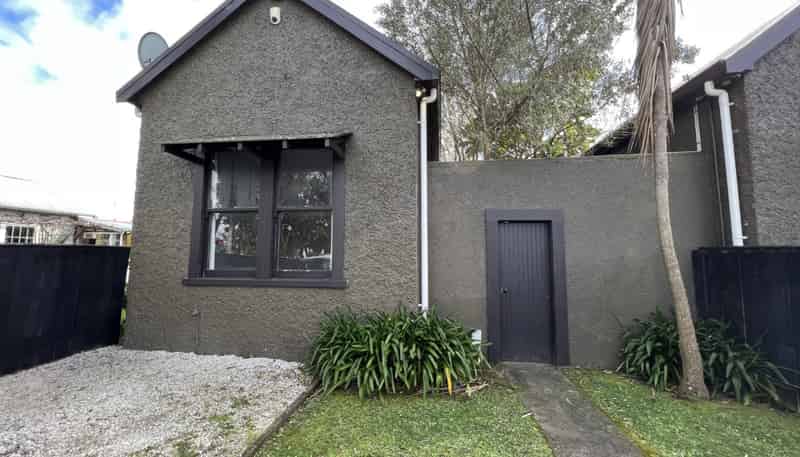57 Joseph Street, West End