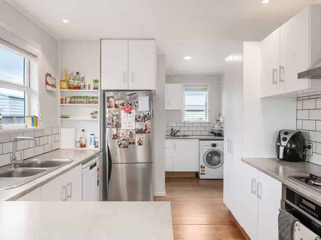 9 Richan Street, Glenview