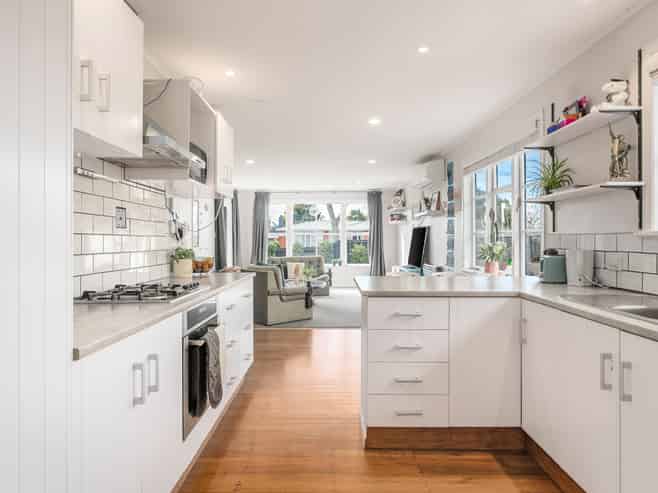9 Richan Street, Glenview