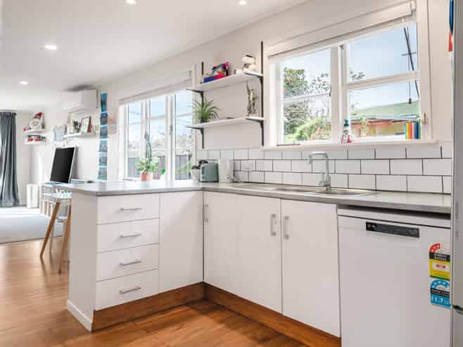 9 Richan Street, Glenview