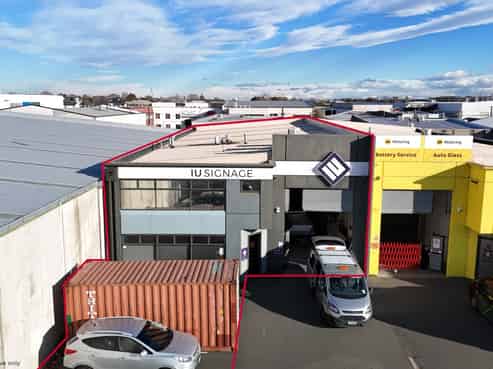 Versatile industrial premises in Sydenham