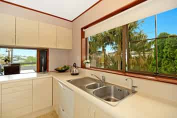 a/37 Rangitoto Terrace, Milford