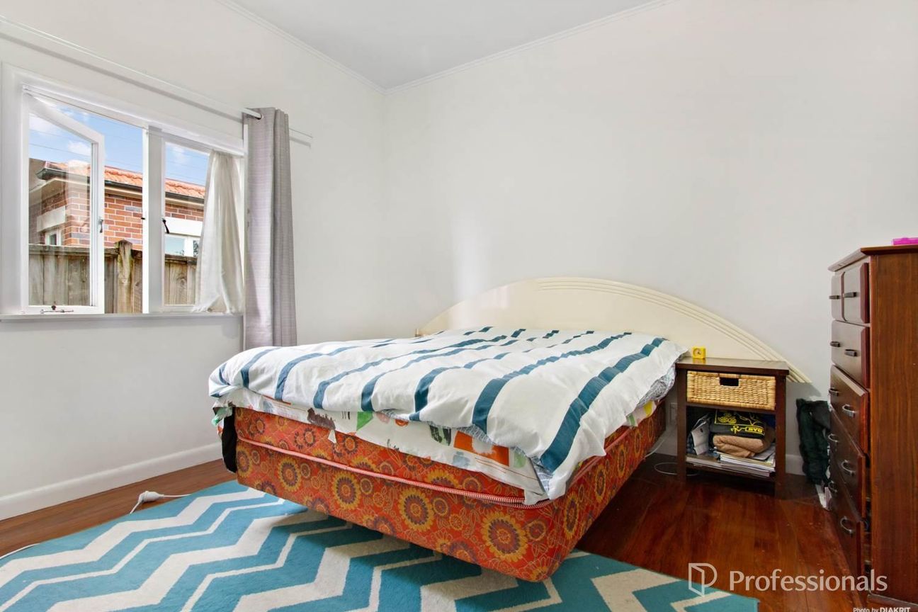 Spacious 4 Bedroom Family Home in Prime New Lynn Location  $740 per week - Więcej