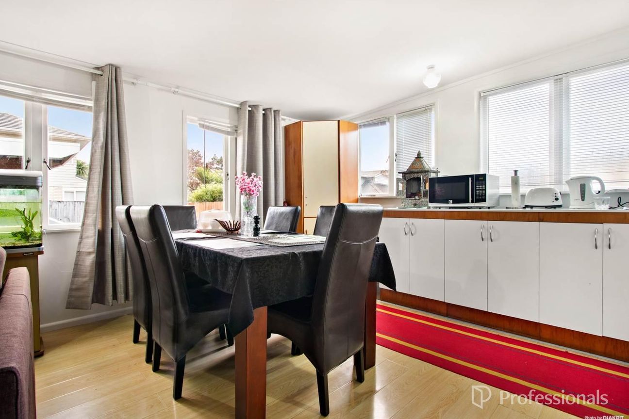 Spacious 4 Bedroom Family Home in Prime New Lynn Location  $740 per week - Widok 6