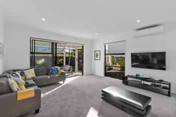10 Onekura Street, Red Beach