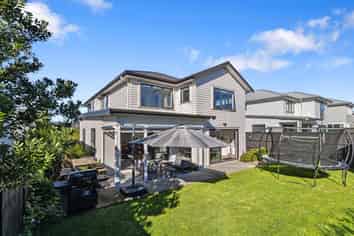 10 Onekura Street, Red Beach