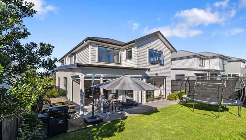 10 Onekura Street, Red Beach