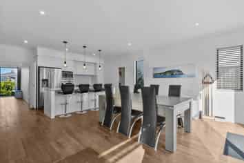 10 Onekura Street, Red Beach