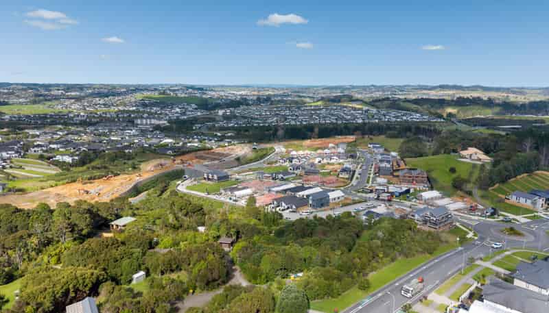 84 Ara Taha Crescent, Orewa