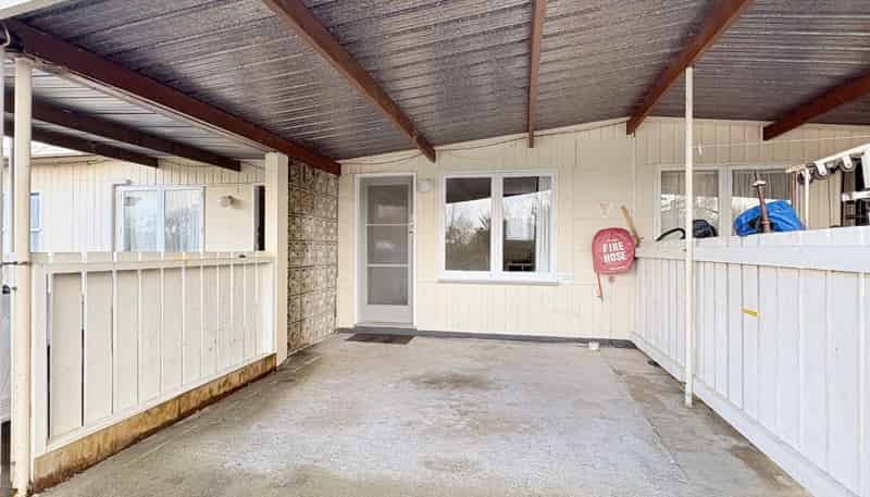 5F Adele Street, Woodville