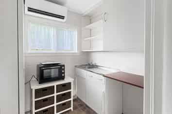 5F Adele Street, Woodville