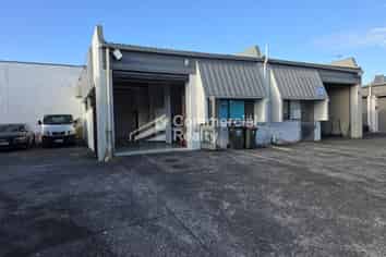 Affordable Industrial Unit - Vacant & Freehold
