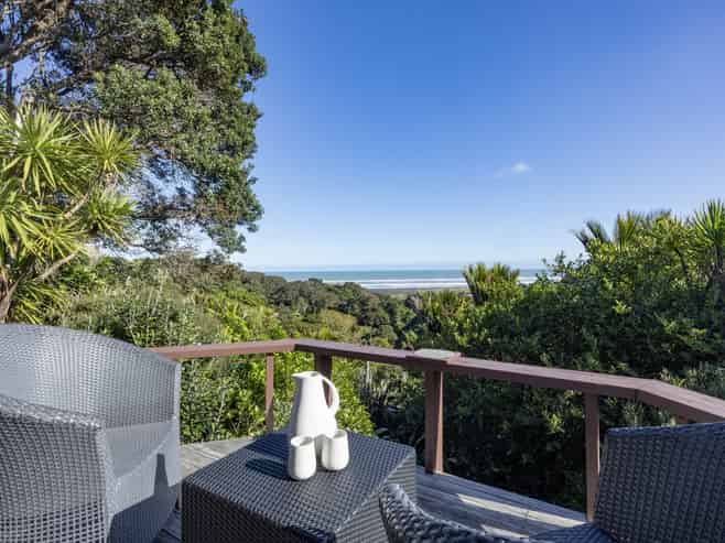 101b Garden Road, Piha