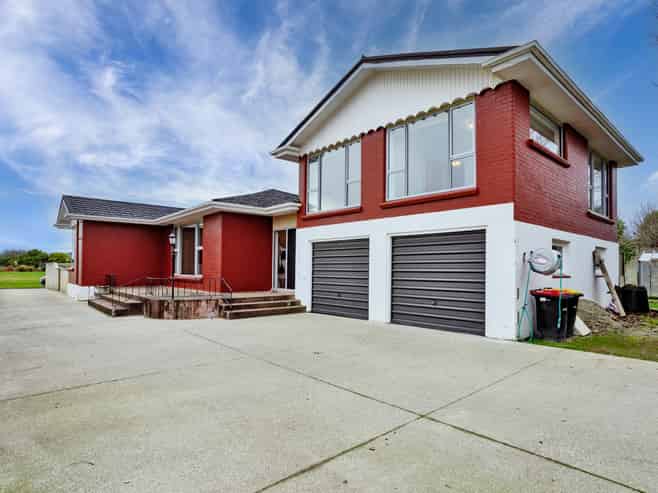 12 Cruickshank Crescent, Rosedale
