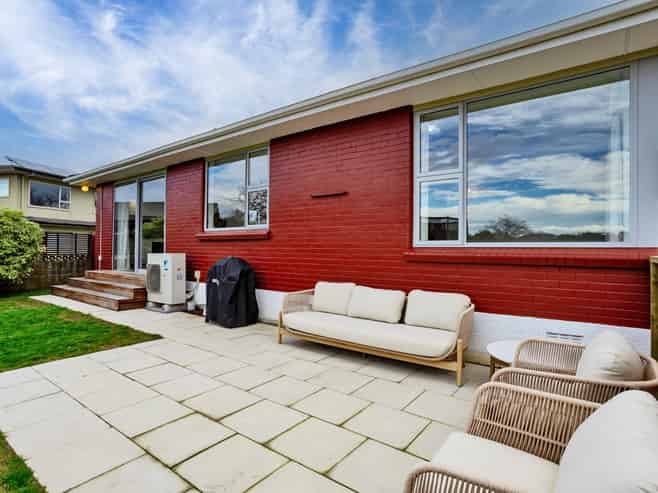 12 Cruickshank Crescent, Rosedale