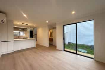 71D Royal Road, Massey