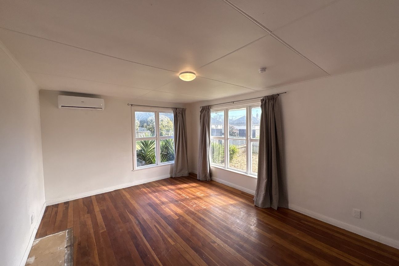 FAMILY FRIENDLY THREE BEDROOMS - HAWERA - Widok 2