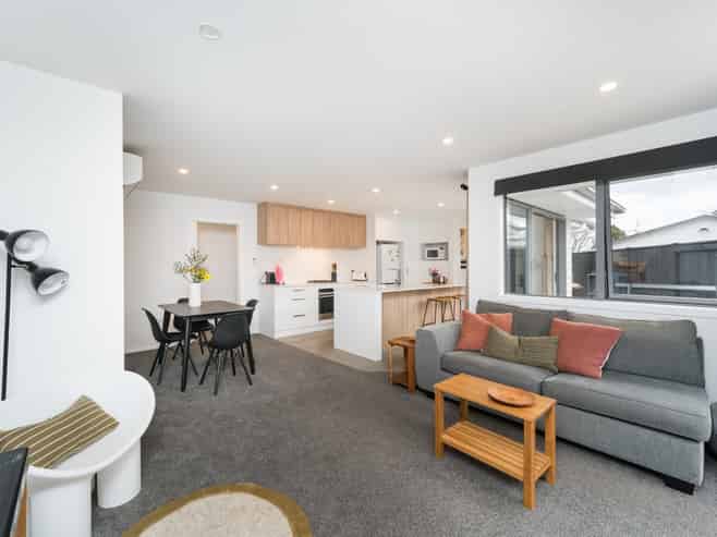 49B Escort Grove, Awapuni