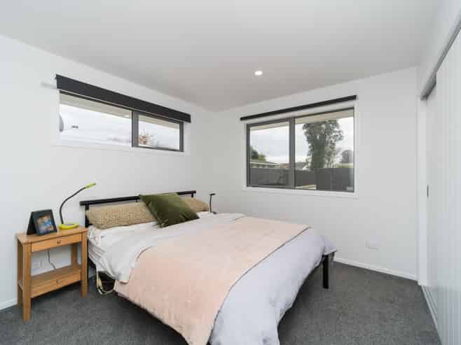 49B Escort Grove, Awapuni