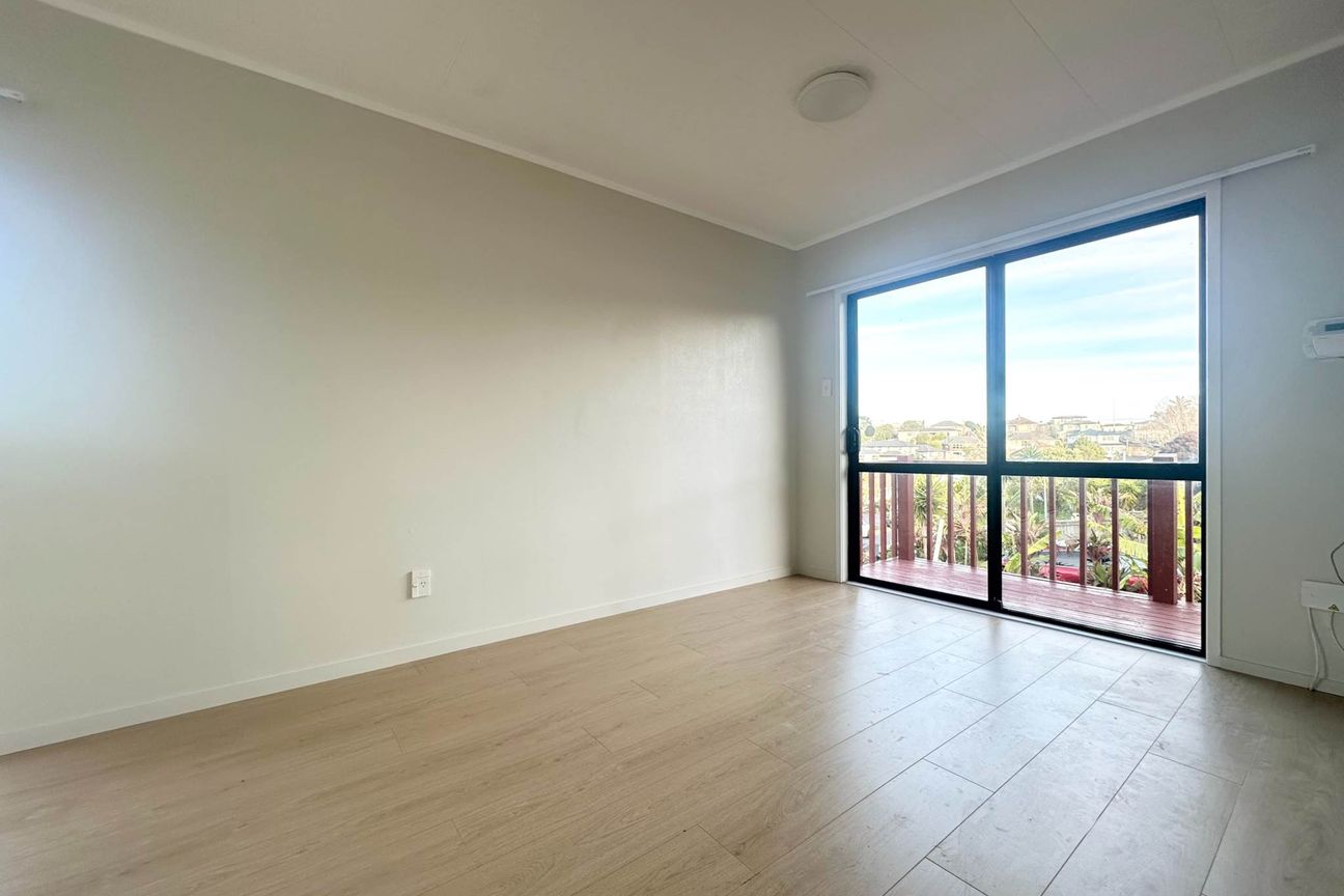 Spacious, Light-Filled Home – další