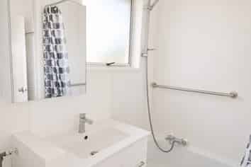 3/107 Waltham Road , Sydenham