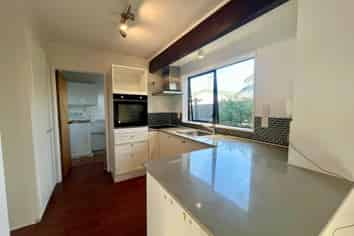 3/98 Roberts Road, Te Atatu South