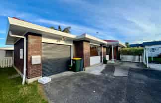 3/98 Roberts Road, Te Atatu South