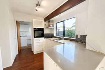 3/98 Roberts Road, Te Atatu South