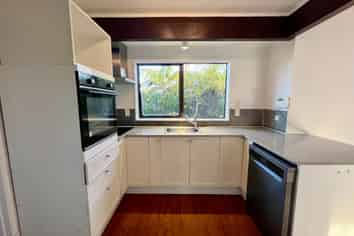 3/98 Roberts Road, Te Atatu South