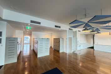 Large Format Office and Retail | 991 m2