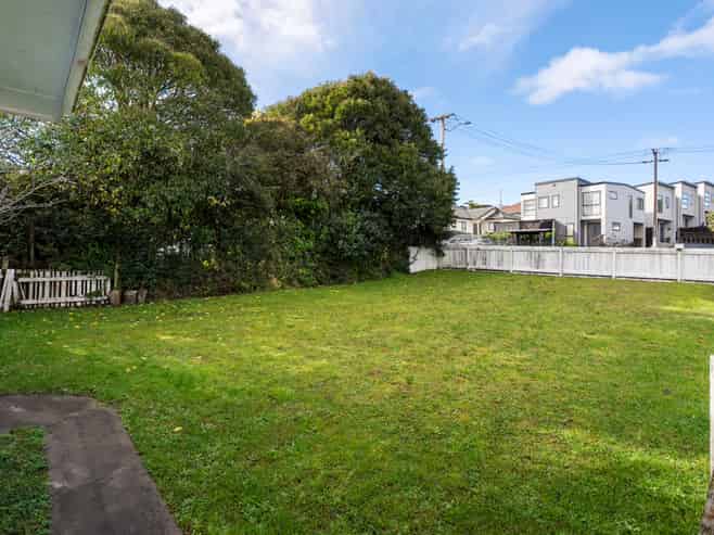 79A White Swan Road, Mount Roskill
