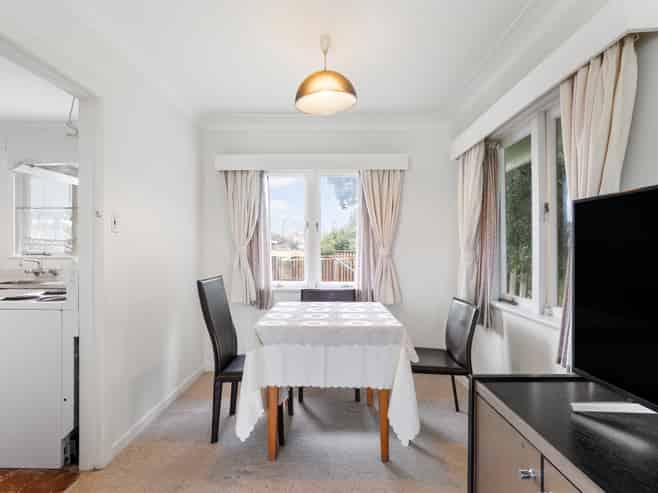 79A White Swan Road, Mount Roskill