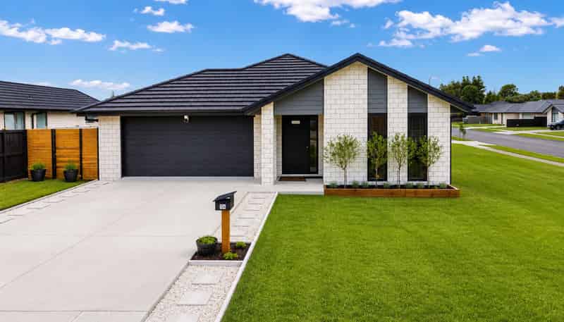 14 Murray Ward Drive, TE KAUWHATA