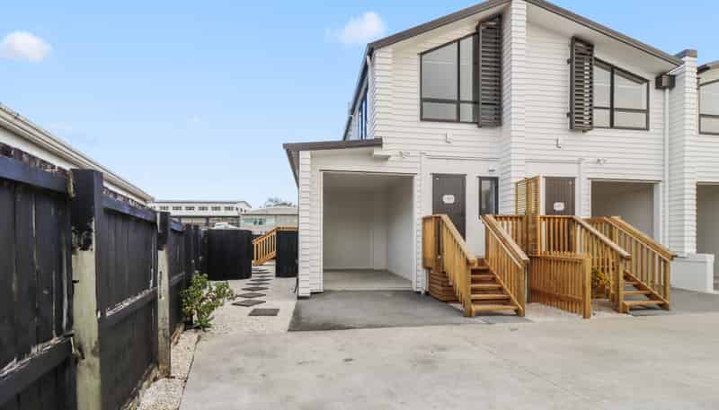 32D Tarata Crescent, Mangere Bridge