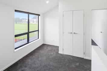 32D Tarata Crescent, Mangere Bridge