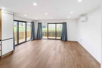 32D Tarata Crescent, Mangere Bridge