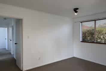 2/46 Granville Drive, Massey