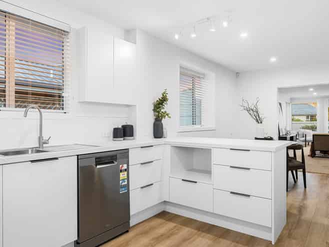 1/9 Rossiter Avenue, Redwood