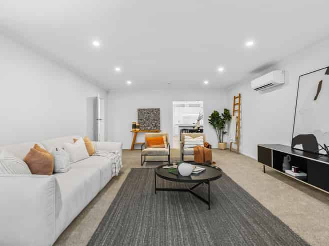 1/9 Rossiter Avenue, Redwood