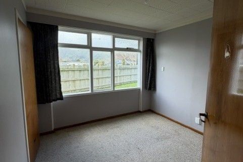 Spacious 2 bedroom apartment in Epuni! - Aanzicht 4