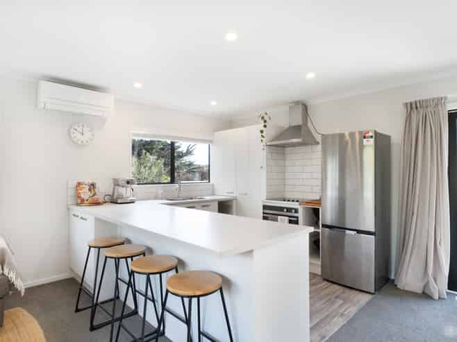 21a Dorset Grove, Cannons Creek